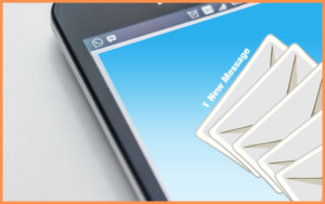 Comment choisir entre une newsletter et un emailing ? Découvrez notre article !